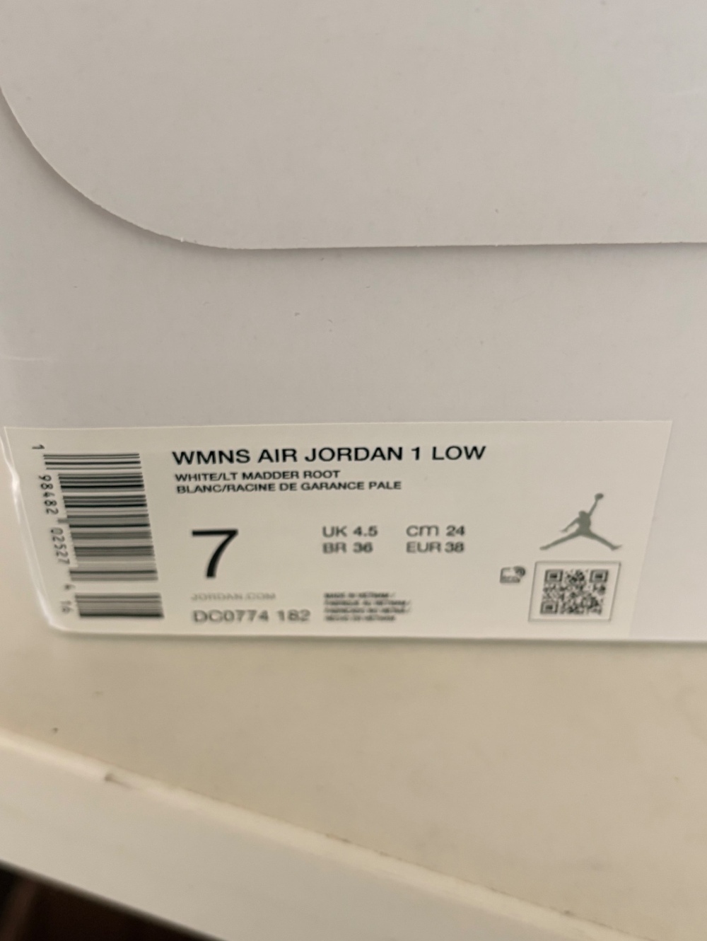 Women’s Air Jordan 1 Low sneakers in White and Light Madder Root 7 Women New - Picture 6 of 6